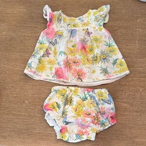 babyGAP Linen-Cotton Ruffle Outfit Set